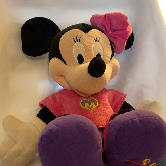 Minnie Mouse Stuffed Doll - Picture 5 of 13